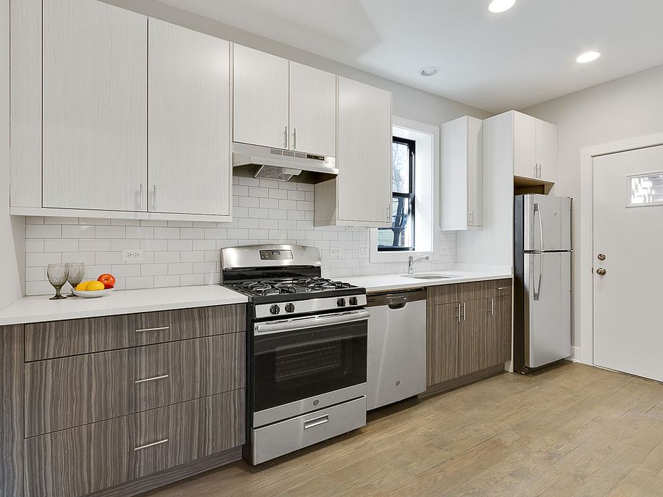 1st image of 2618 N Rockwell St #G