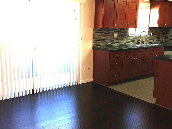 4th image of 4304 Babcock Ave APT 305