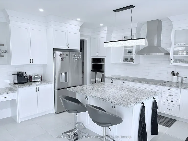 1110 Wickham Rd — Photo 3