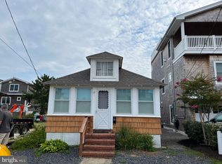 111 E 28th St, Ship Bottom, NJ