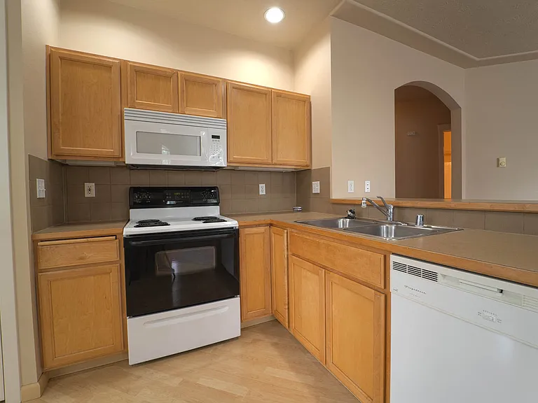 Artisan Apartments — Photo 18