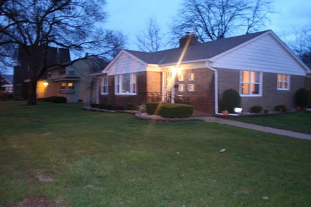 921 Wentworth Ave photo 1