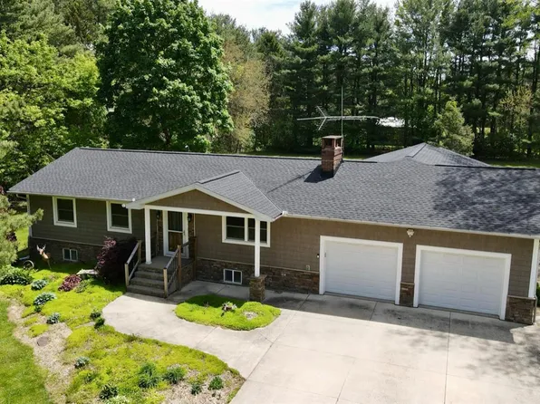 10208 River Rd, Huron, OH 44839