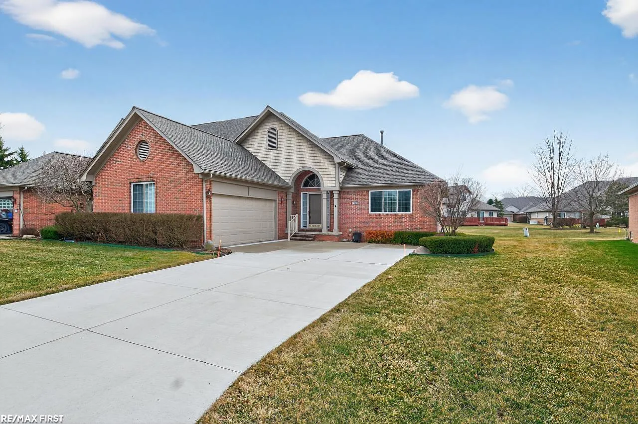 33878 Au Sable Dr photo 1