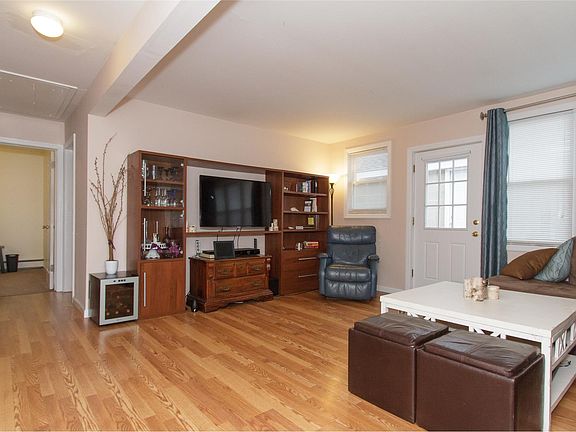 5th image of 2510 Cypress Ave