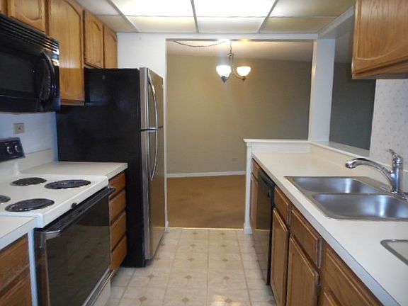3rd image of 1 Bloomingdale Pl APT 712