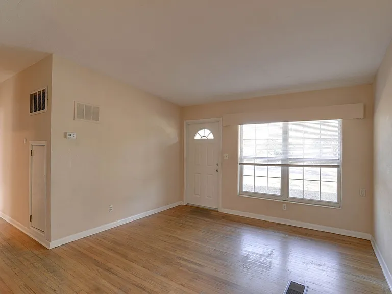 1704 Edmundshire Rd — Photo 4