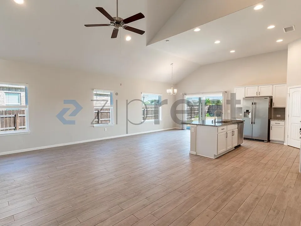 2412 Star Hill Ranch St