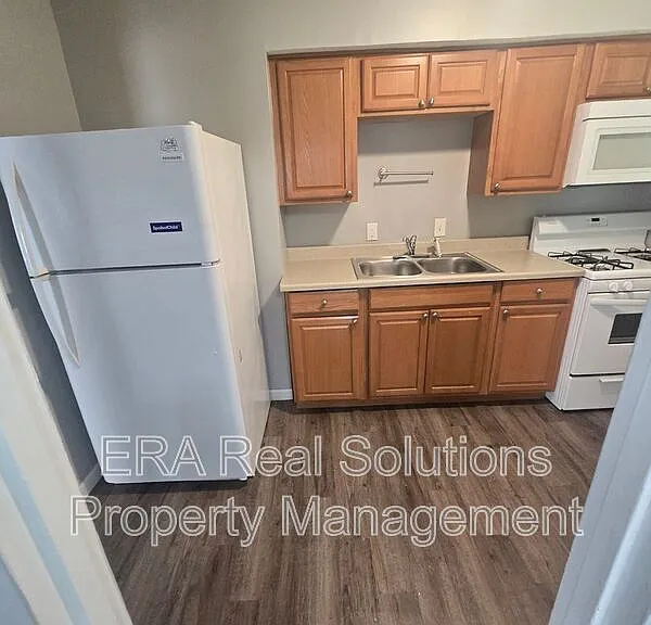 2920 Ruhl Ave — Photo 9