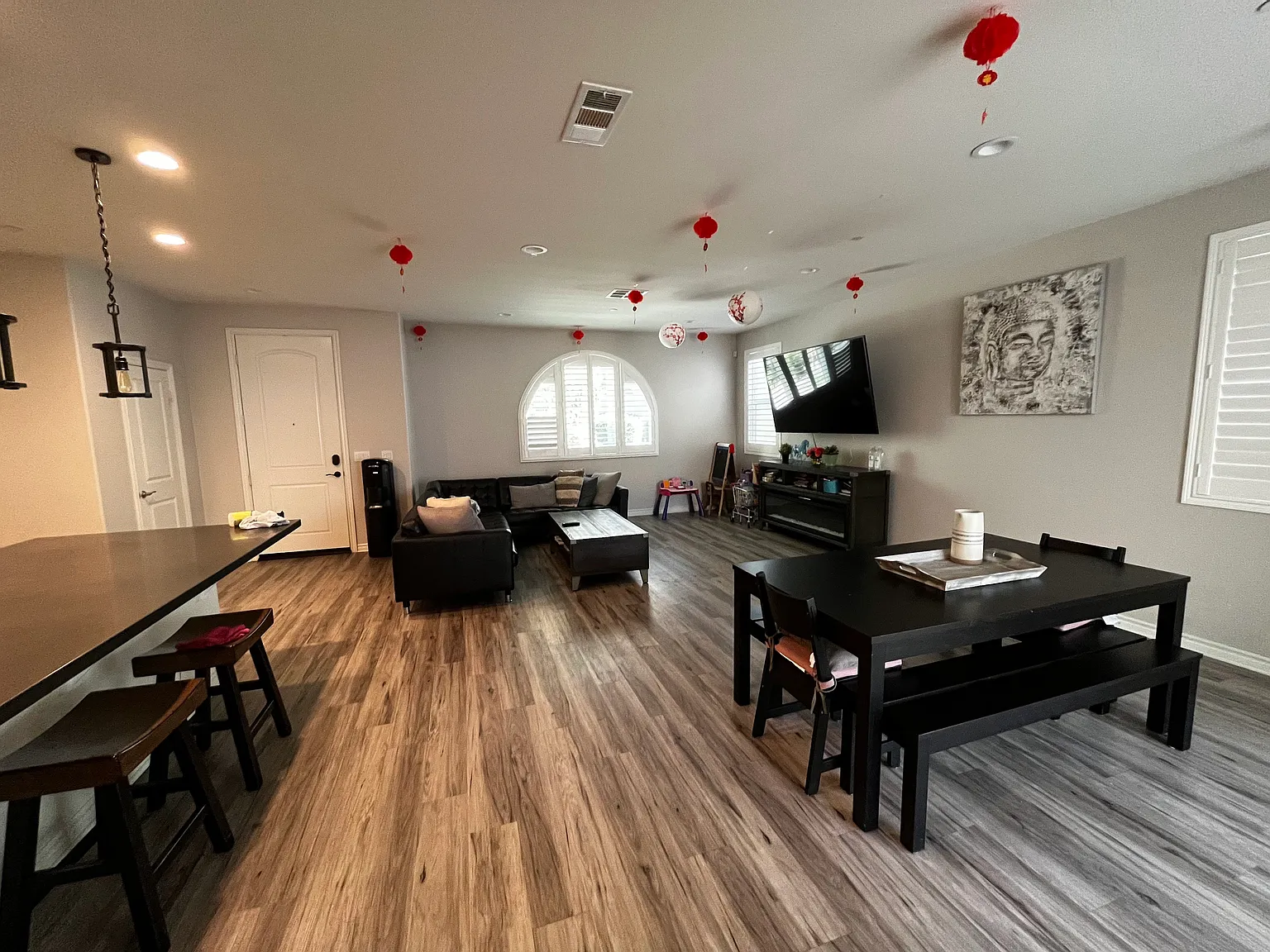 3 bed, 2087 sqft, $3,950 — Photo 3