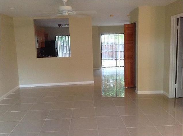 2nd image of 1095 NE 209th Ter