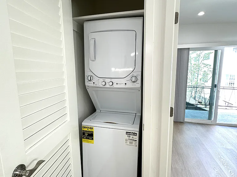 1734 Barry Ave #8 — Photo 6