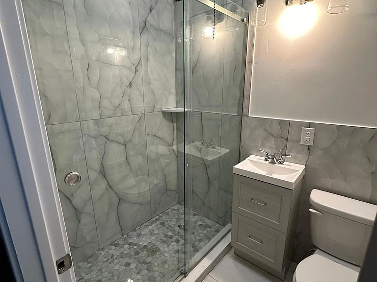 513 S 42nd St #3F — Photo 4