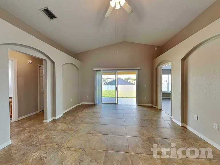 569 Cody Caleb Dr — Photo 3