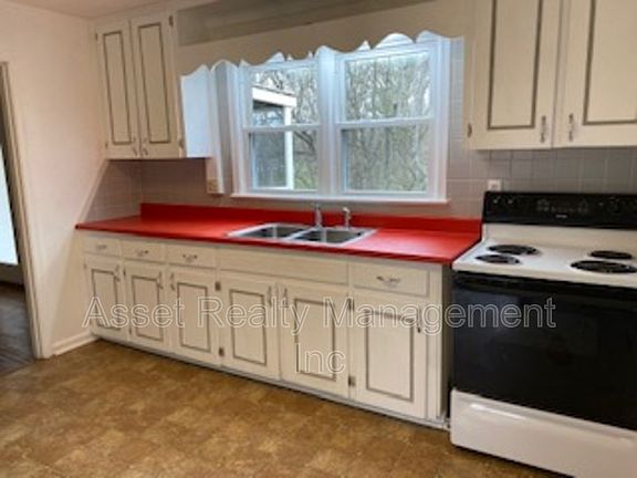 4th image of 4422 Coffey St SW