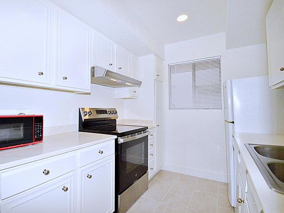 4th image of 1050 E Ramon Rd Unit 126