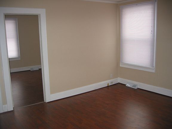 5th image of 600 Joughin St
