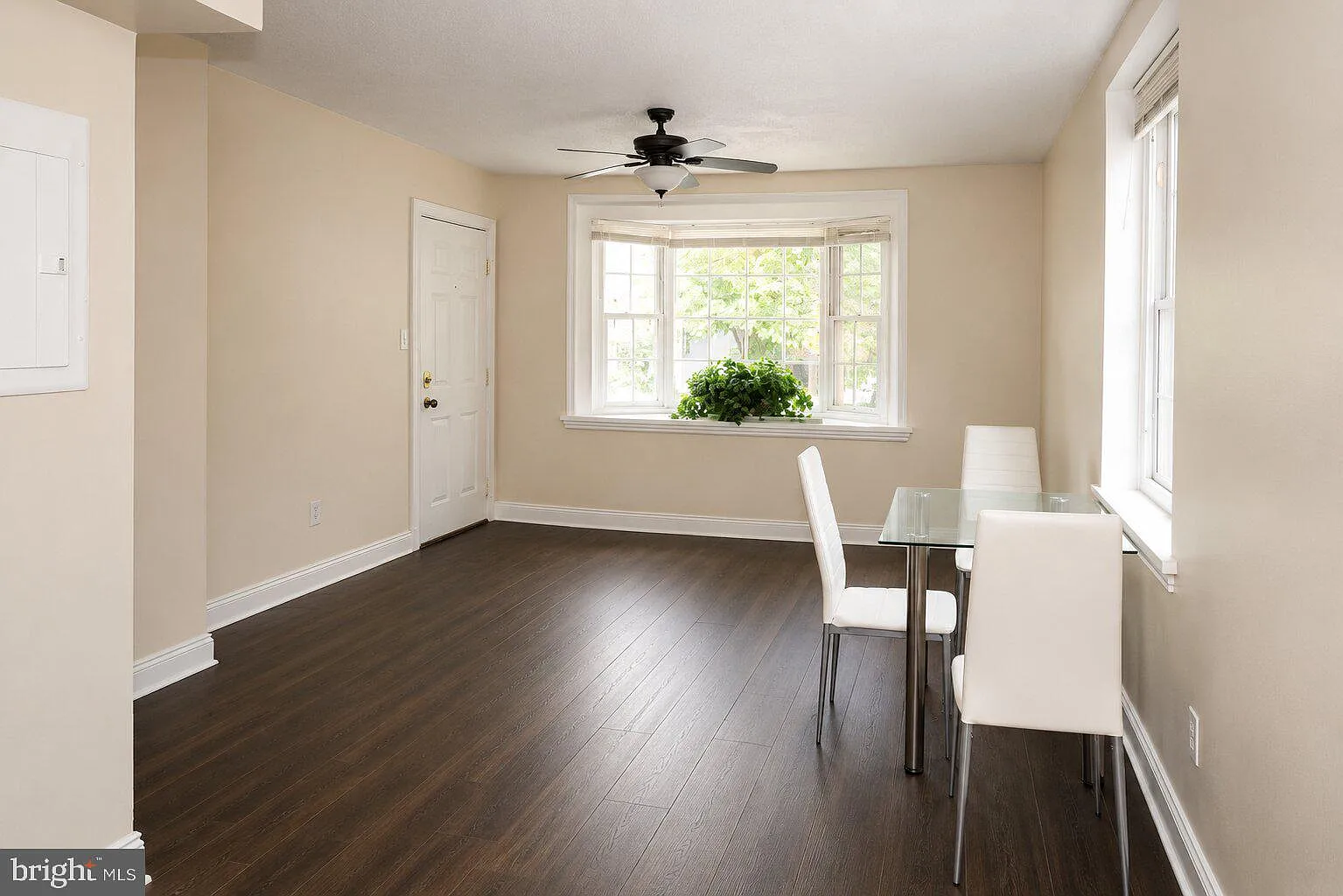 4 bed, 2.0 bath, 815 sqft, $2,300 — Photo 1