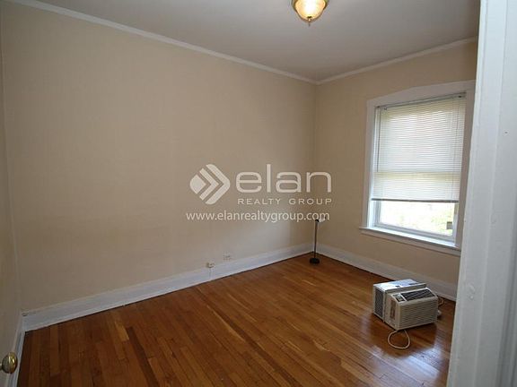 4th image of 6536 N Lakewood Ave APT 9