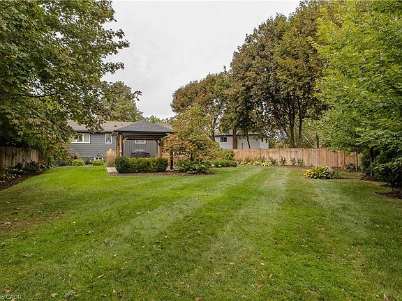 3rd image of 2193 Lancaster Cres