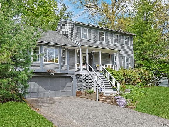 3rd image of 22 Quail Hollow Road