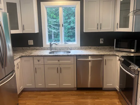 106 Beach St, Foxboro, MA 02035