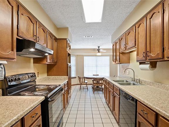 4th image of 123 Everest Dr