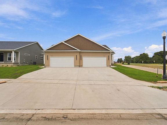 2nd image of 1202 Rock Ridge Cir