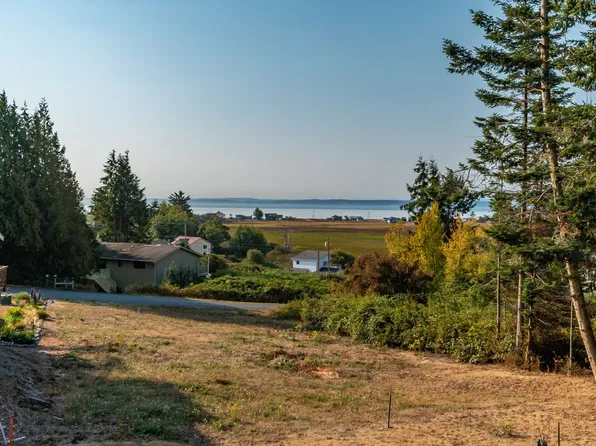 1094 Halsey Dr, Coupeville, WA 98239