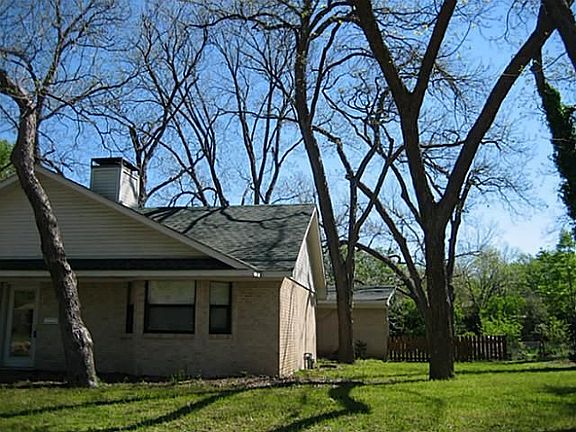 3rd image of 2710 S Glenbrook Dr