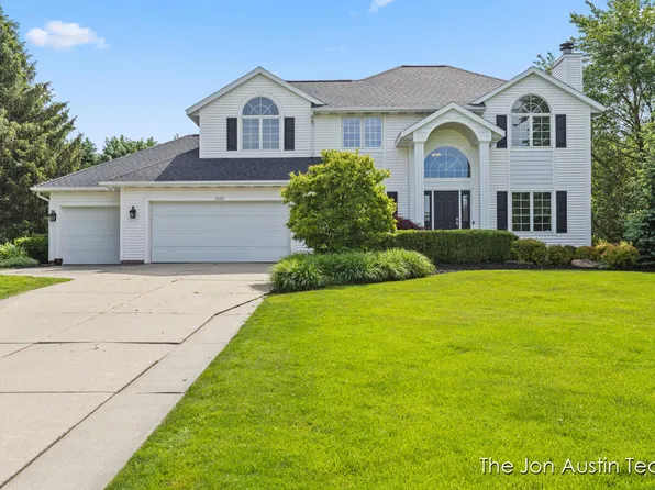 2110 Grand Valley Dr NE, Ada, MI 49301