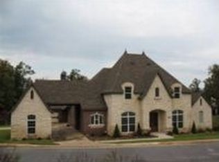 2816 Palisades Cir, Bentonville, AR 72712