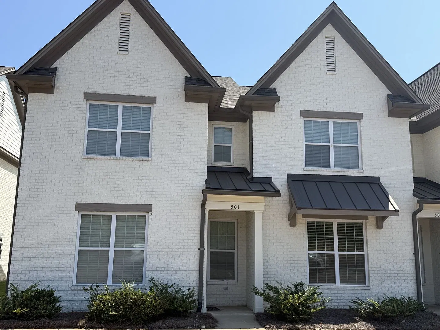 102 Farm View Dr — Photo 1
