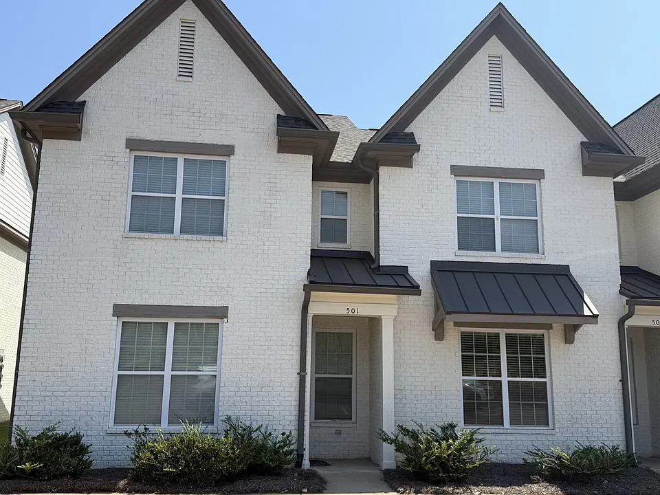 102 Farm View Dr #501