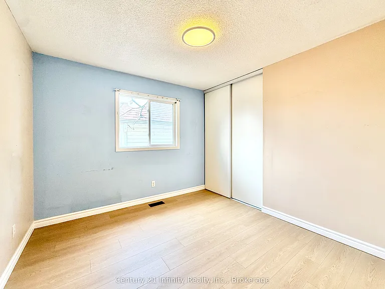 1171 Springbank Dr — Photo 25