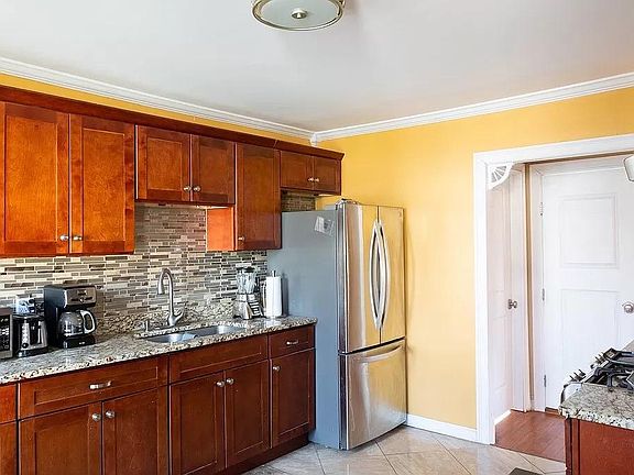 2nd image of 686A Boston St Floor 2