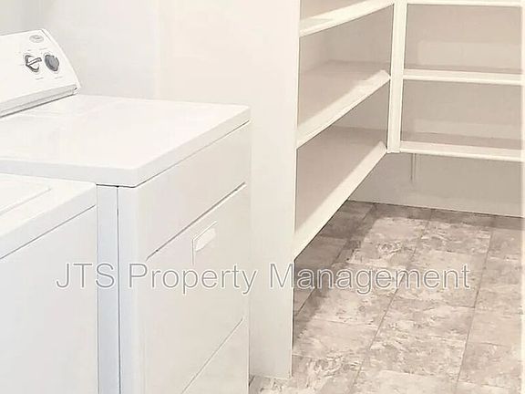 3rd image of 10945 Merrick Way