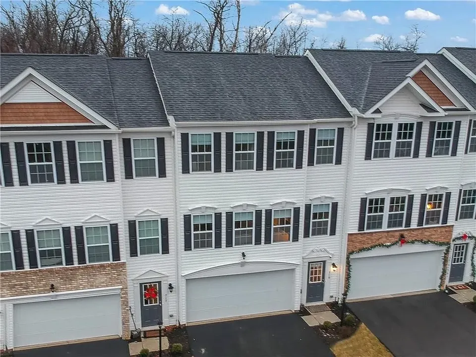 719 Ravenshire Ct