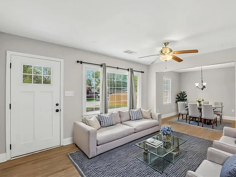 2866 Belvedere Ln — Photo 3