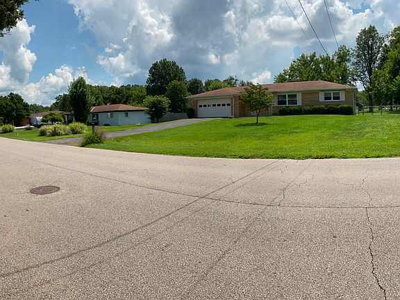 3rd image of 8661 Apple Blossom Ln