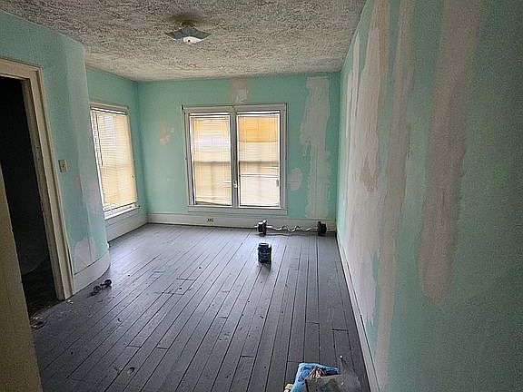 3rd image of 437 Clark St