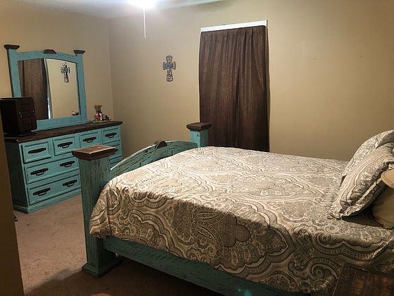 5th image of 711 Camellia Dr