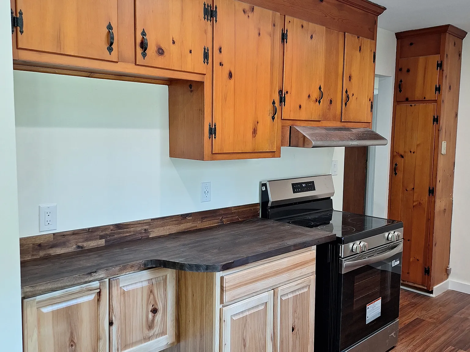 3 bed, 1008 sqft, $2,600 — Photo 4