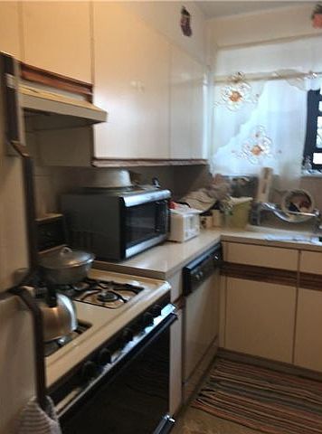 2nd image of 2705 Kings Hwy #4N