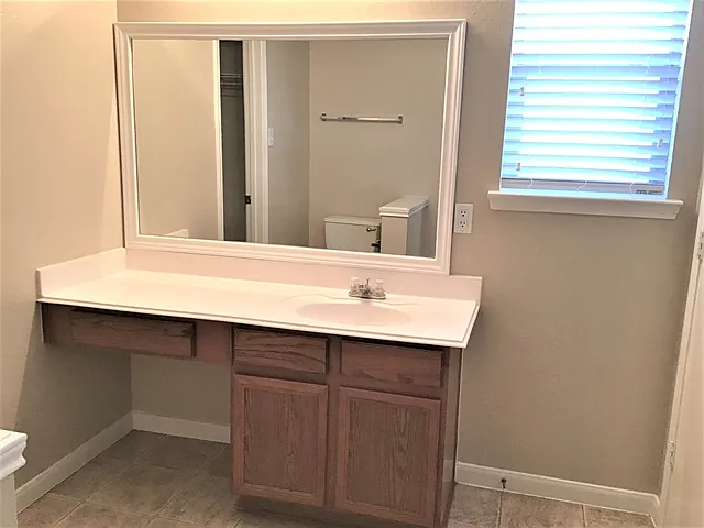 16311 Hayesford Ln — Photo 11