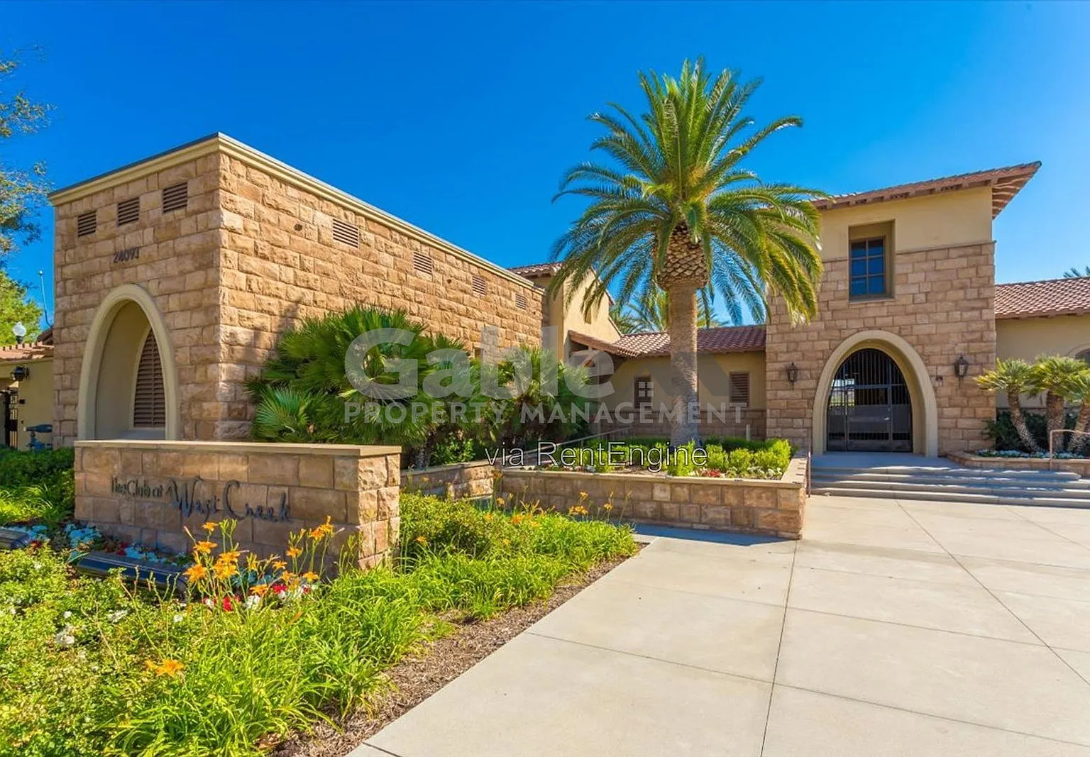 3 bed, 3.0 bath, 1678 sqft, $3,800 — Photo 3