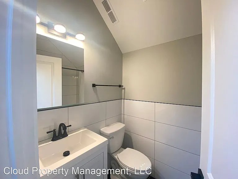 2401 S Homan Ave #3F — Photo 5