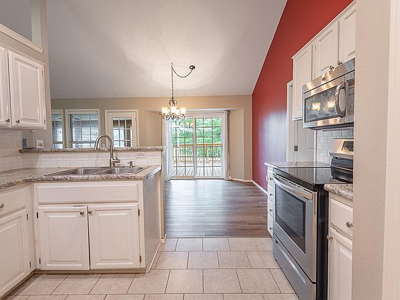 4th image of 159 Lancashire Drive