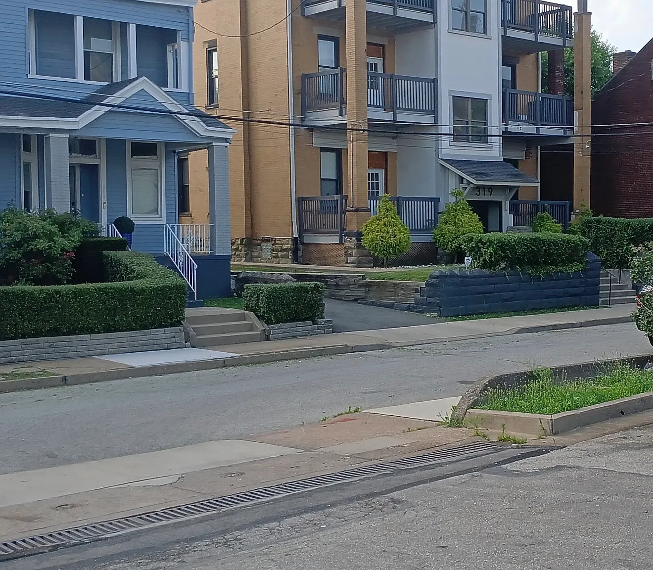 319 N Beatty St — Photo 1