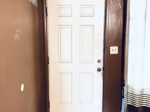 3rd image of 2213 E Pine Ave